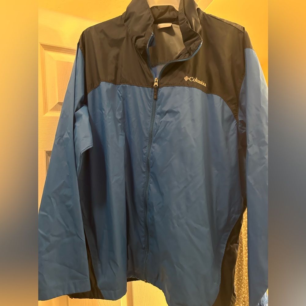Columbia rain jacket XXL. Never worn.